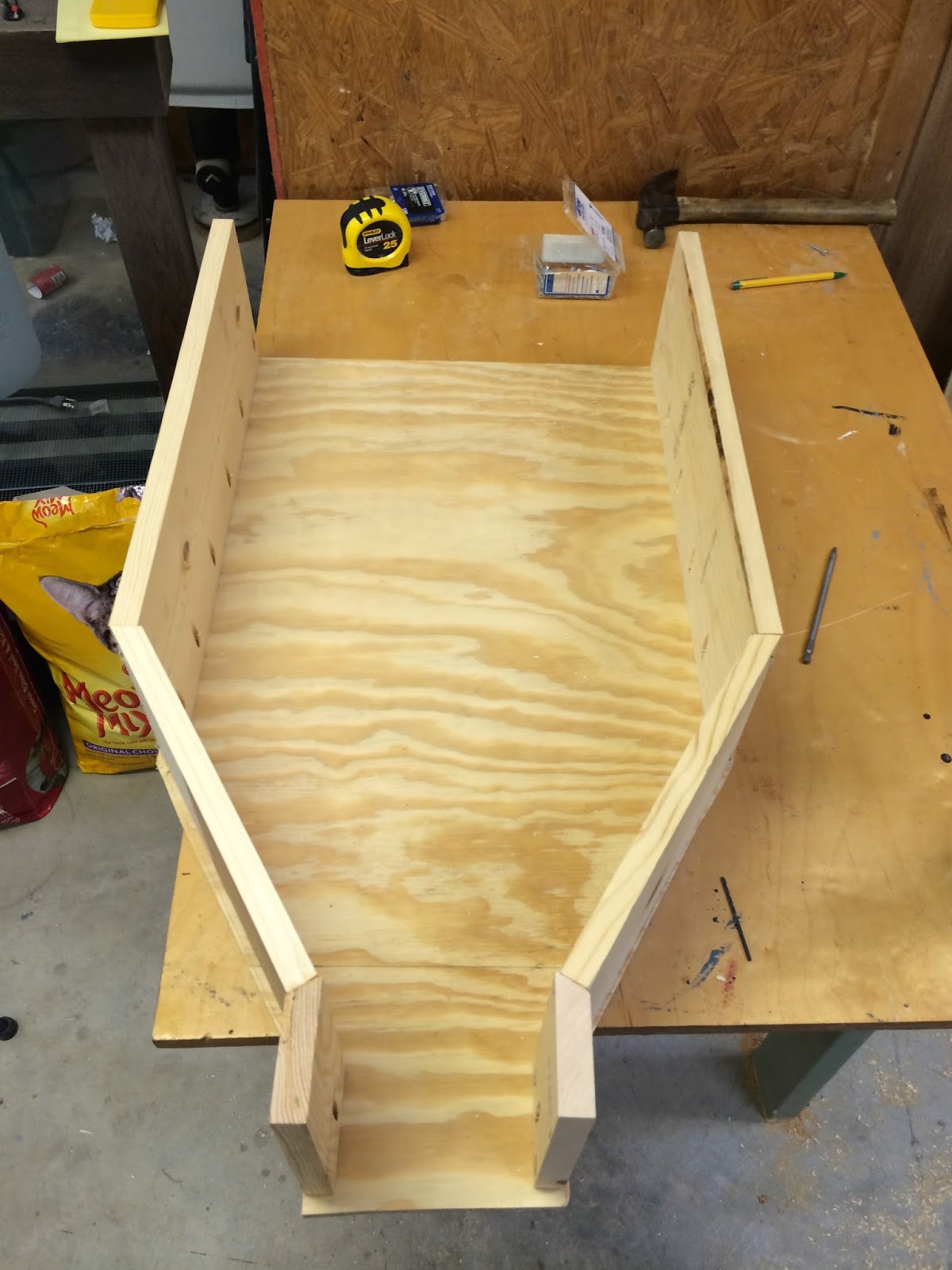 Wilker Do's DIY Dog Food Dispenser