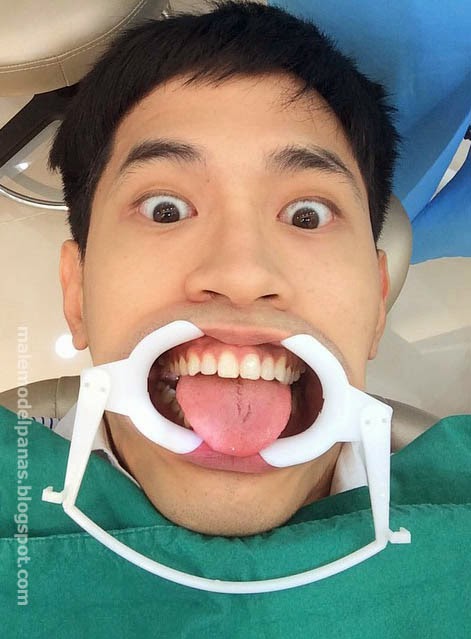 aun warit clean his tooth in dentist