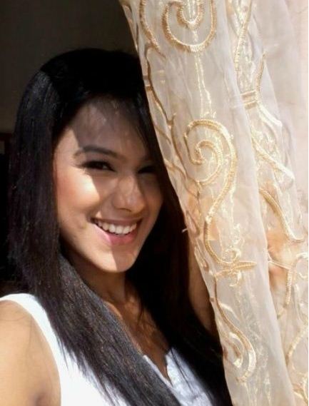 Hot and Sexy pics of Nia Sharma ~ ARTIST 271