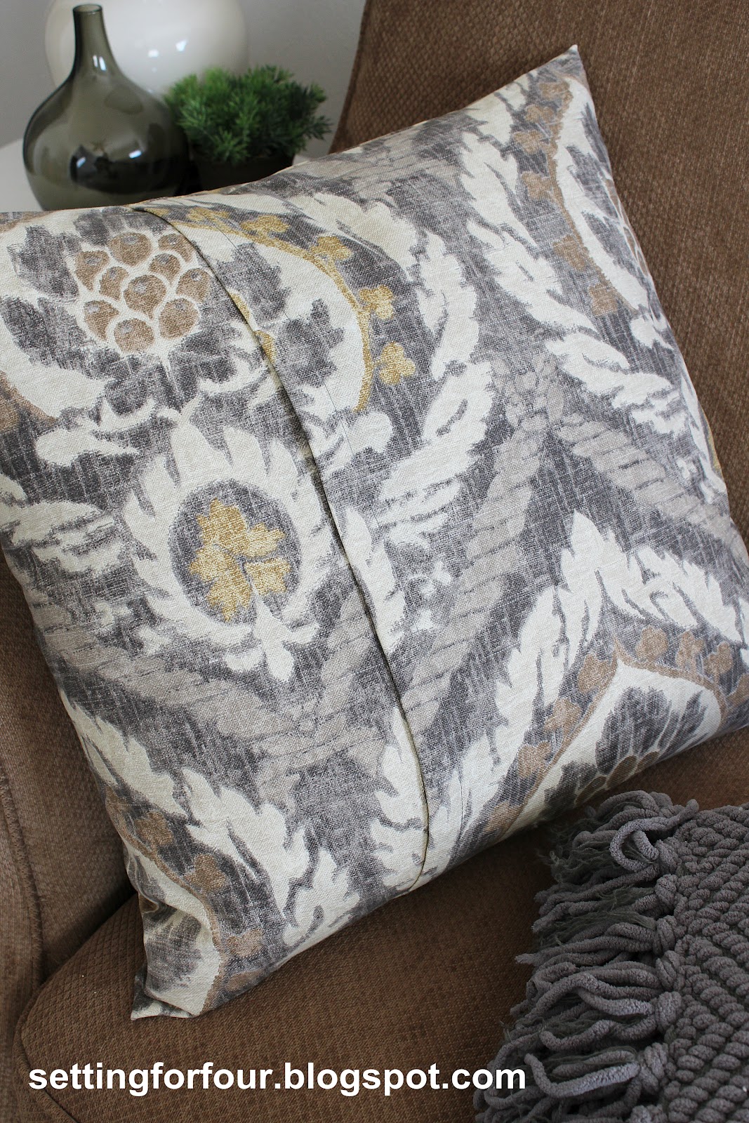 DIY Pillow Cover 5 Minutes to Make! Setting for Four