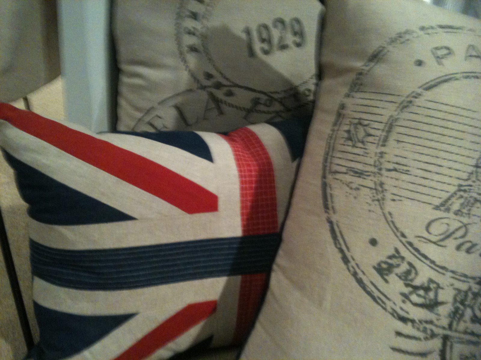 Design Intuition by Katie Hatch Design Trend British, Burlap