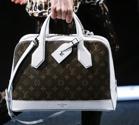 desain tas louis vuitton terbaru 2017/2018 hasil rancangan Nicolas Ghesquiere desain tas louis vuitton terbaru 2017/2018 hasil rancangan Nicolas Ghesquiere