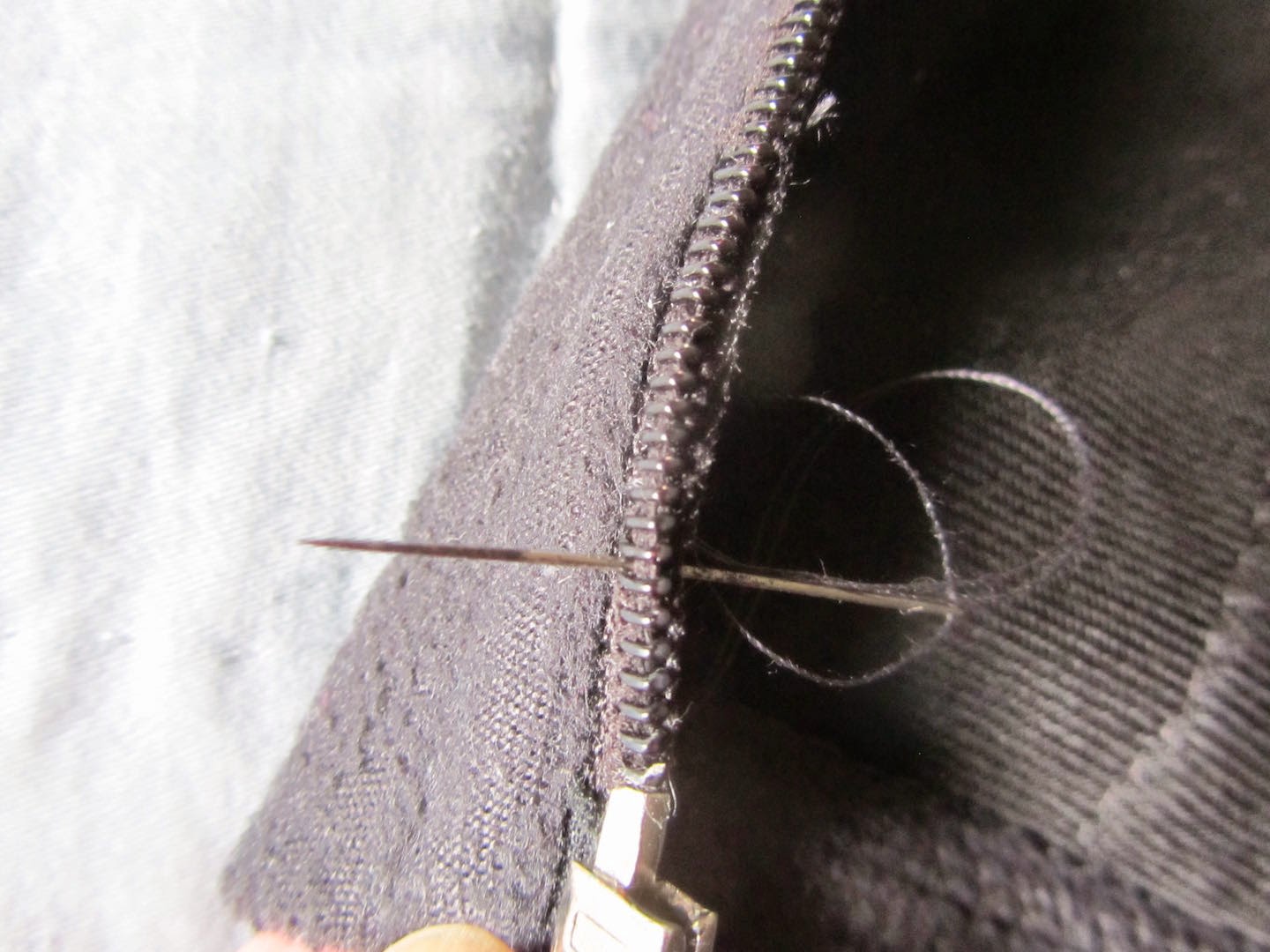 repairing zipper missing teeth