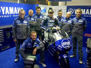 Lorenzo & Crew Yamaha Ganti Baju di MotoGP Seri Misano