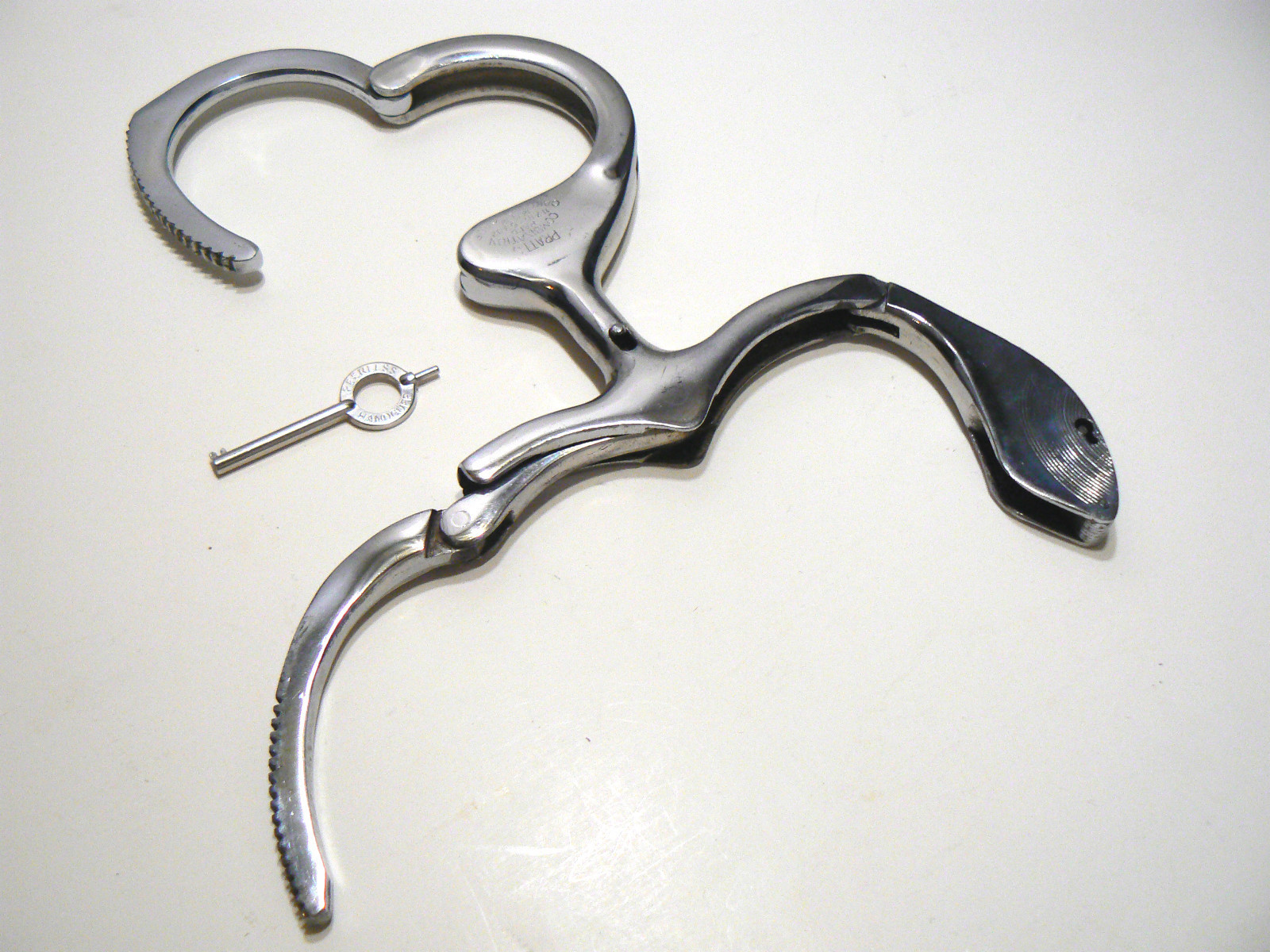 RestraintsBlog Pratt Handcuffs Nipper ComeALong