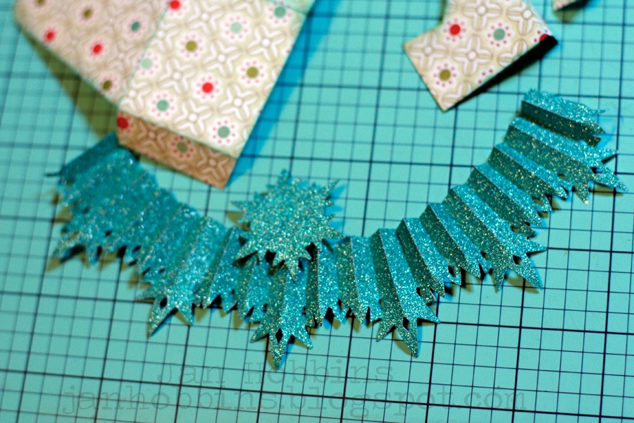 Sizzix Die Cutting Inspiration and Tips Die Cutting Paper Christmas Carry All Box