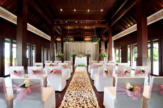 Gazebo Wedding A romantic venue modeled on the traditional Bale Bengong 