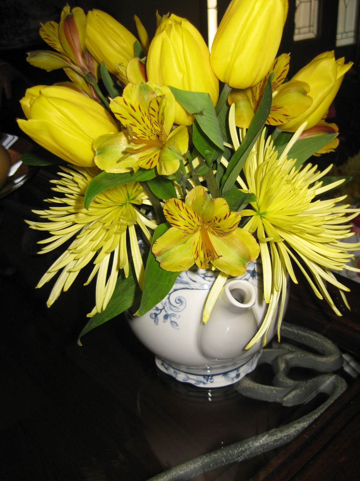 The Coral Charm: Personalized Flower Arrangements