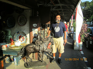 "Surabaya Street Antiques" bazaar  at Cikini road in Jakarta.