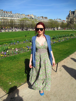Dressing up in Paris, Jardin des Tuileries, Orangerie, floral vintage 