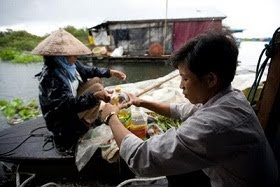 Vietnamese floating village in Siem Reab