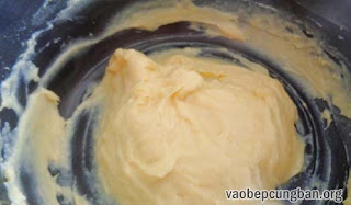 Cách làm bánh su kem thơm ngon không cần lò nướng9