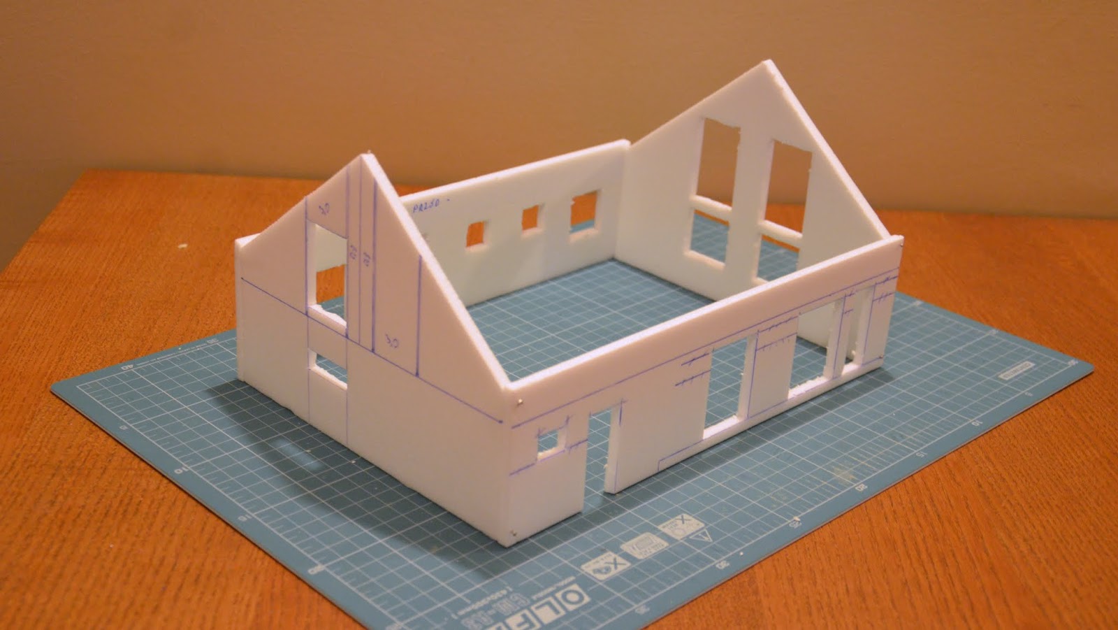 Building dioramas from scratch by Bonhart Współczesny dom w skali 150