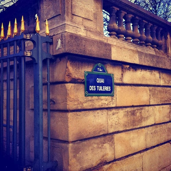 Quai des Tuileries sign in Paris
