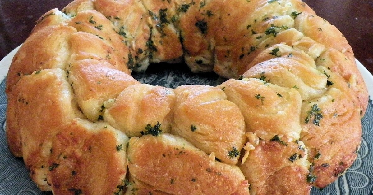 Little Mama Garlic and Herb Pull Apart Bread