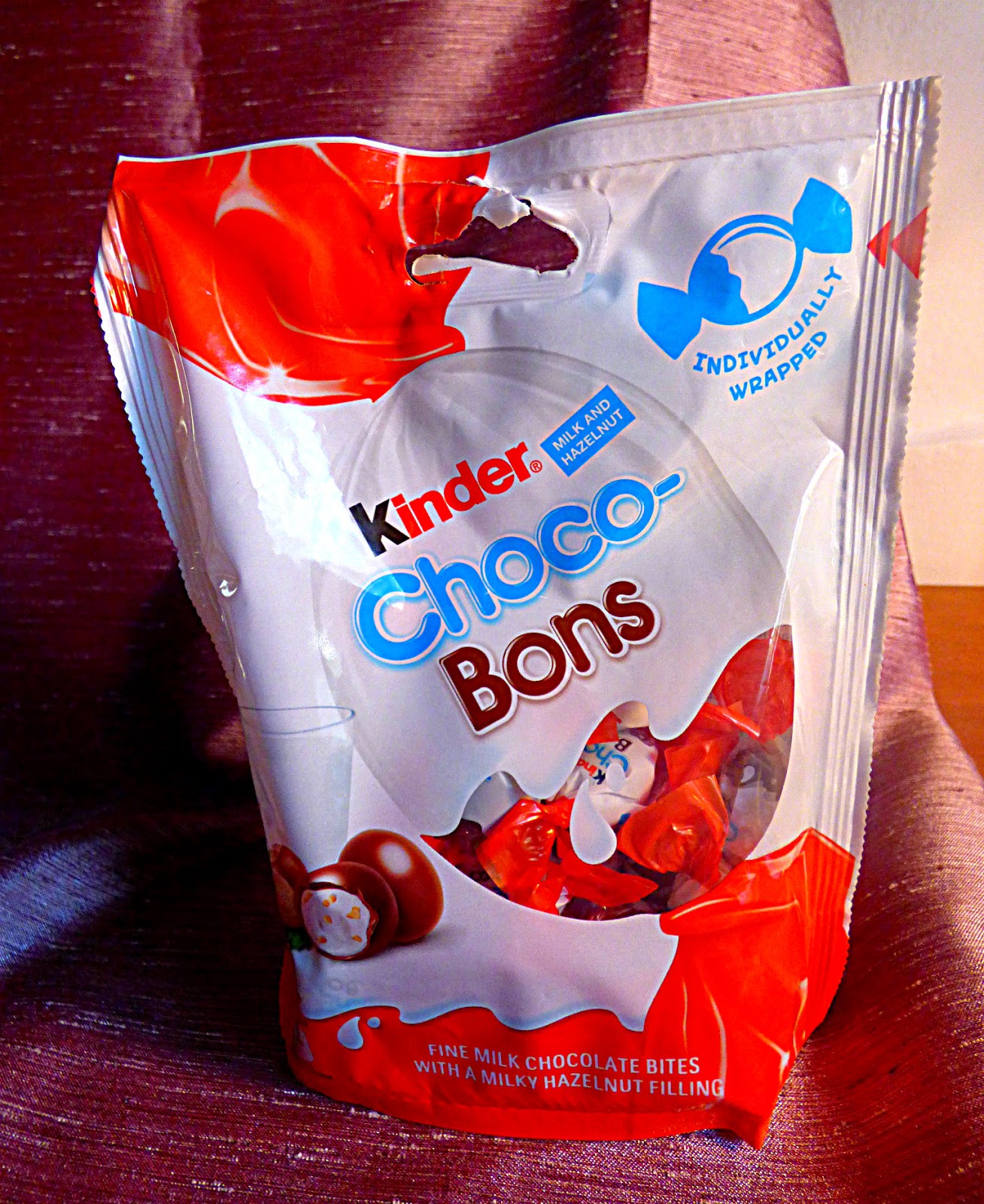 Kinder bueno chocolate kat kit candy nestle sell 21food volis ako 43g x3 surprise bounty twix create bars favorite ferro Chez Maximka: Degustabox (April International Box)