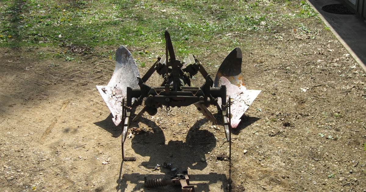 Farmall Super C and Fast Hitch Implements C11 Moldboard Plow