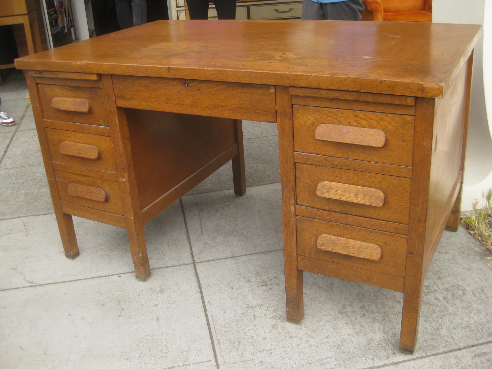 Uhuru Furniture Collectibles Sold Oak Teacher S Desk