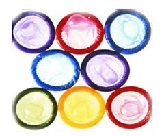 Jelang Valentine Penjualan Kondom Naik 500 Persen