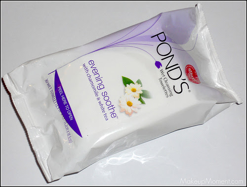Pond's Wet Cleansing Towelettes: Evening Soothe With Chamomile and White Tea