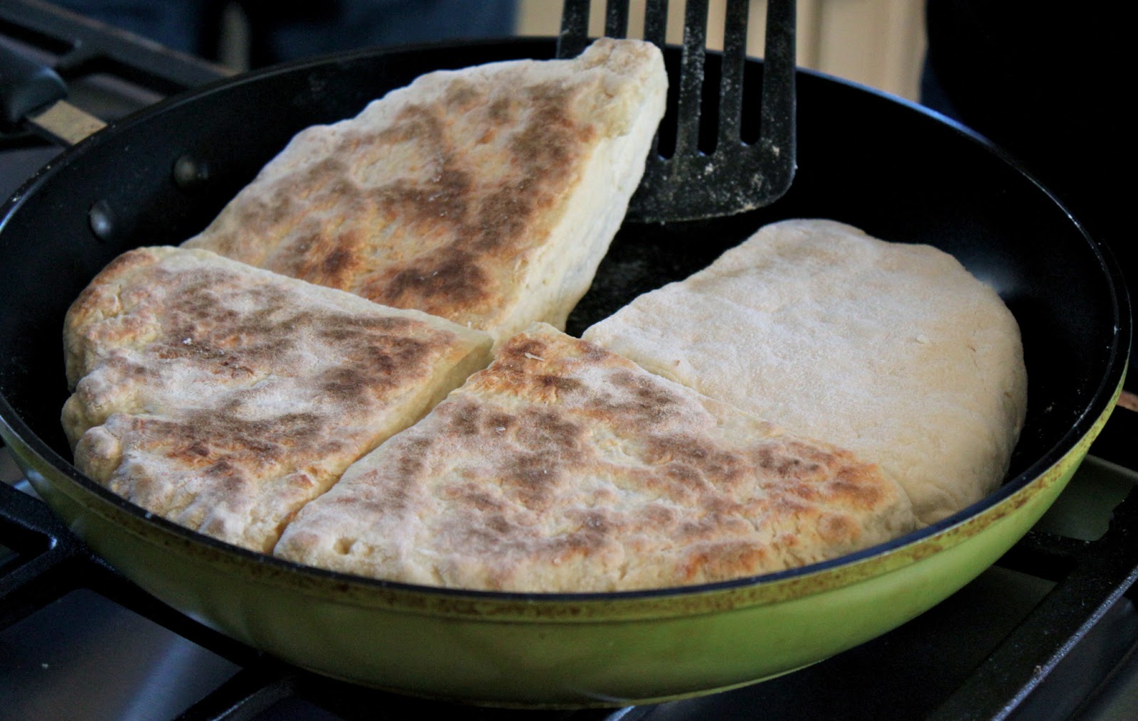 Irish or Scottish Soda Scones (White Bannocks)
