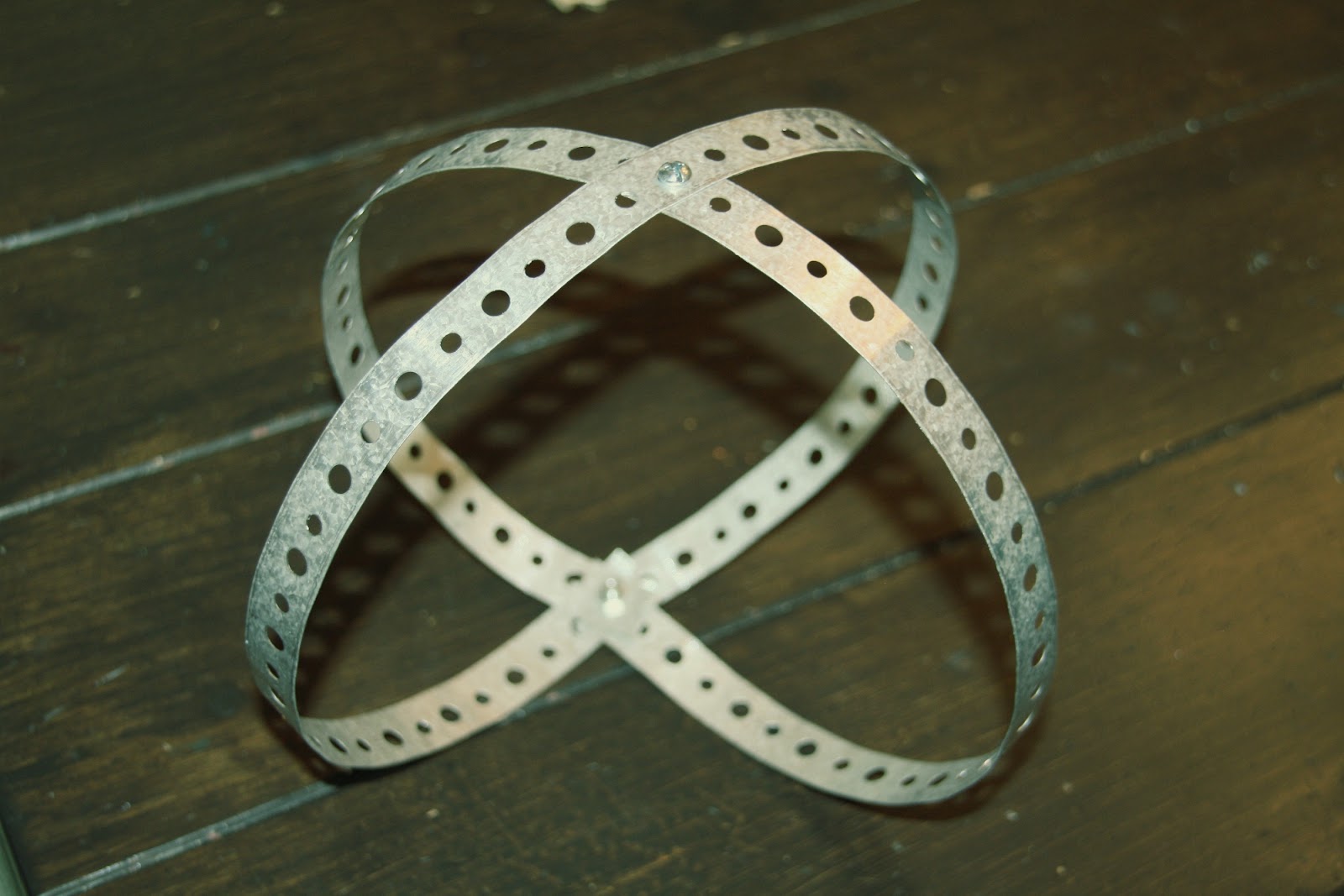 retropolitan DIY Metal Decorative Spheres