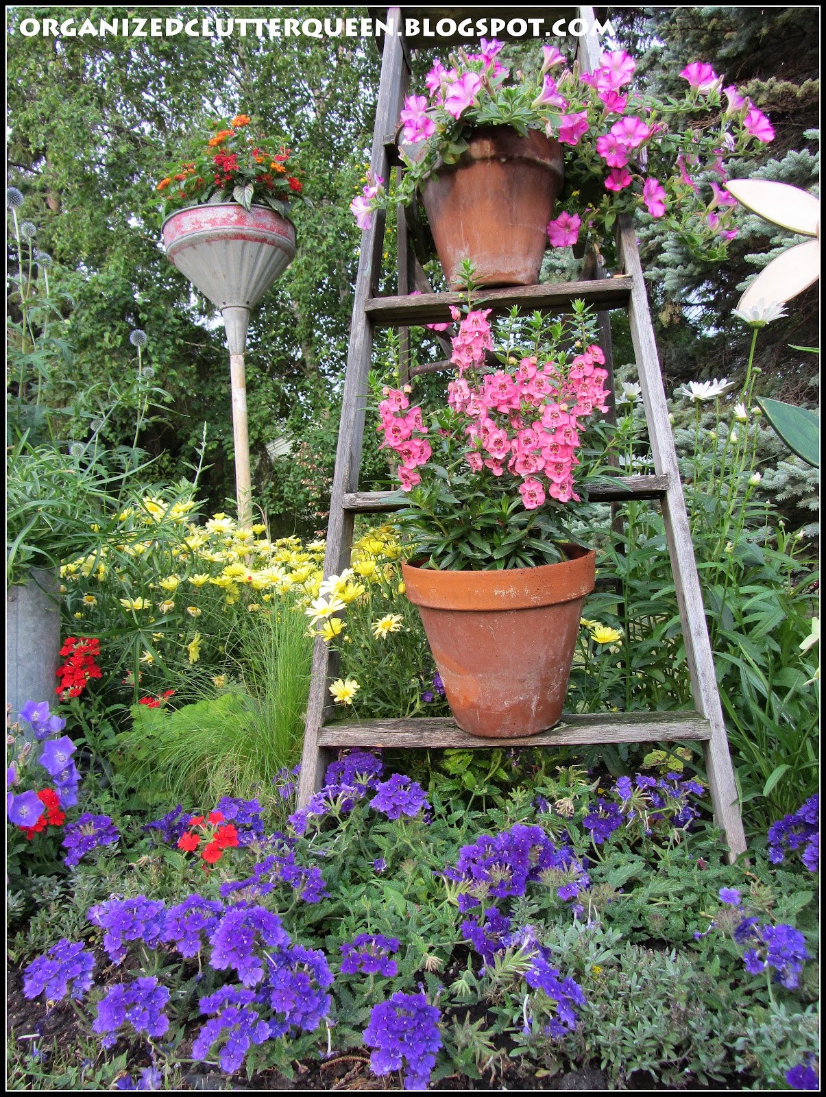 The Front Yard Flower Border | Organized Clutter