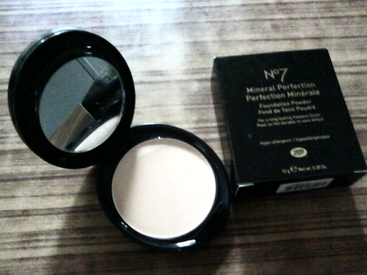 Boots No7 Mineral Perfection Foundation Powder GoodiesETC