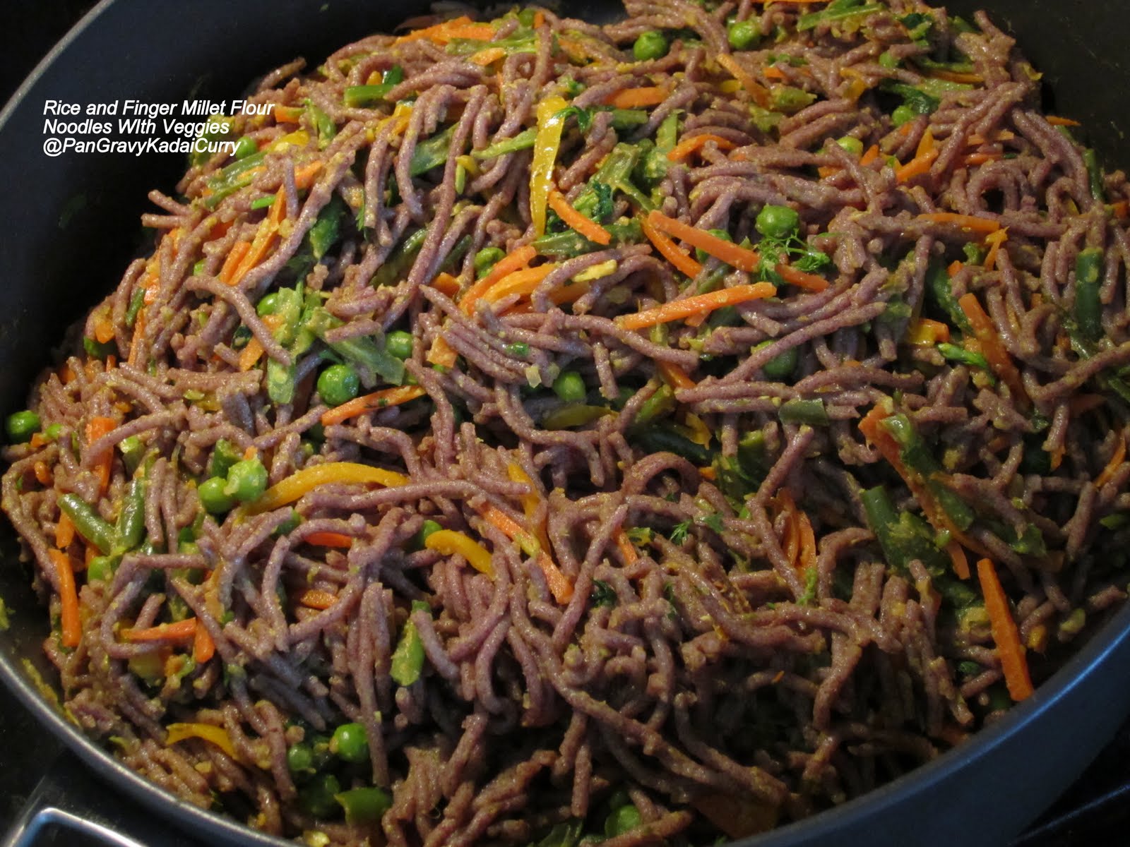 Pan Gravy Kadai Curry "Rice and Finger Millet Flour" Noodles with