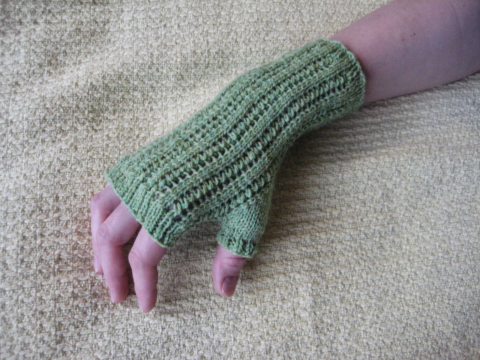 Balls to the Walls Knits Razor Shell Fingerless Gloves