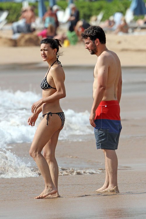 Julia Jones and her boyfriend vacation on the beach in Maui, Hawaii.