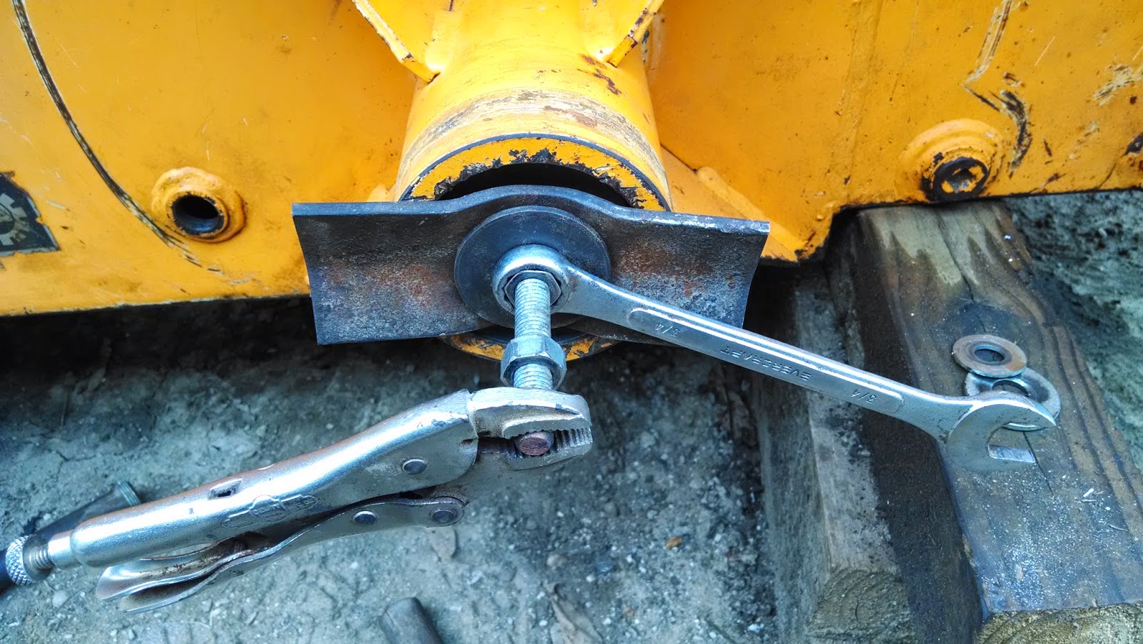 Mustang 940 Skid Loader Bearing, Chain, and sprocket replacement