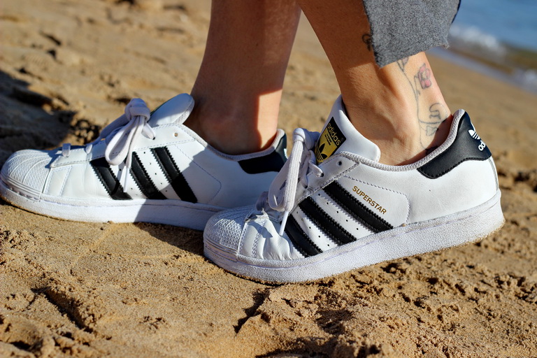 vestidos con adidas superstar