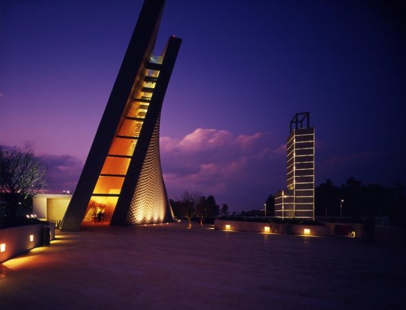 Vivo Arquitectura: Iglesia San Josemaría Escrivá - México DF, México