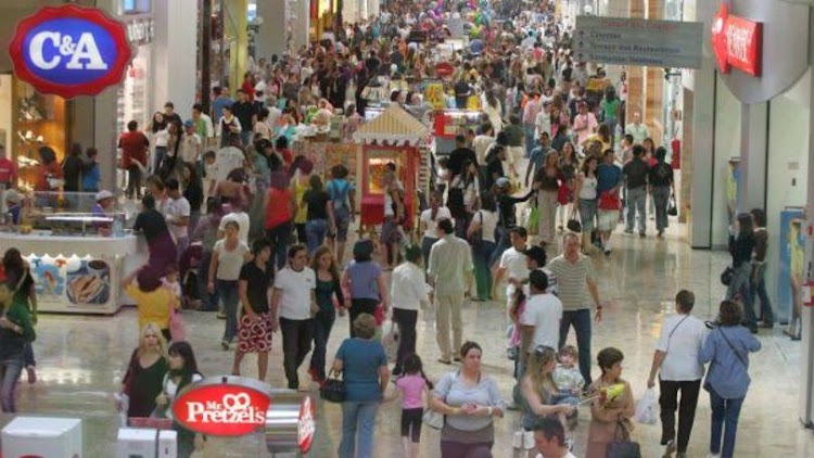 Diante de crise, consumidores da classe C são maioria na Black Friday Brasil deste ano