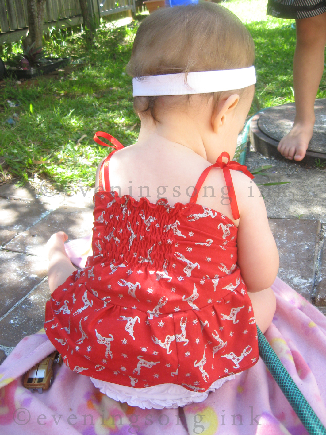 Hand Maden's Tutorial easy shirred baby dresses