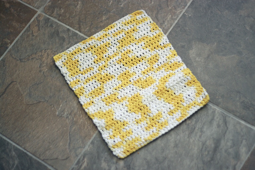 Liz Makes Liz makes a crocheted ice pack cover