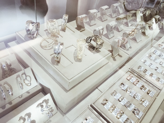 Anagon F&C Jewelry Opens in SM Makati