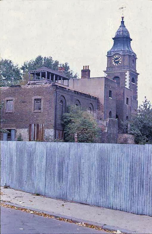 London of 1973 and 1974 Color Pictures r/london