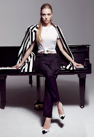 Amanda Seyfried classy outfit