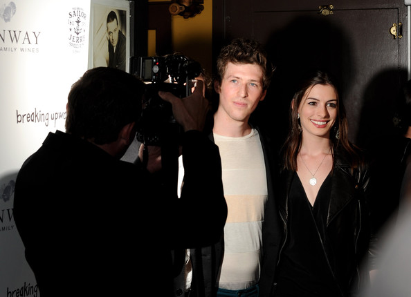 Style Queen Anne Hathaway Hairstyles New Haircut Blondelacquer