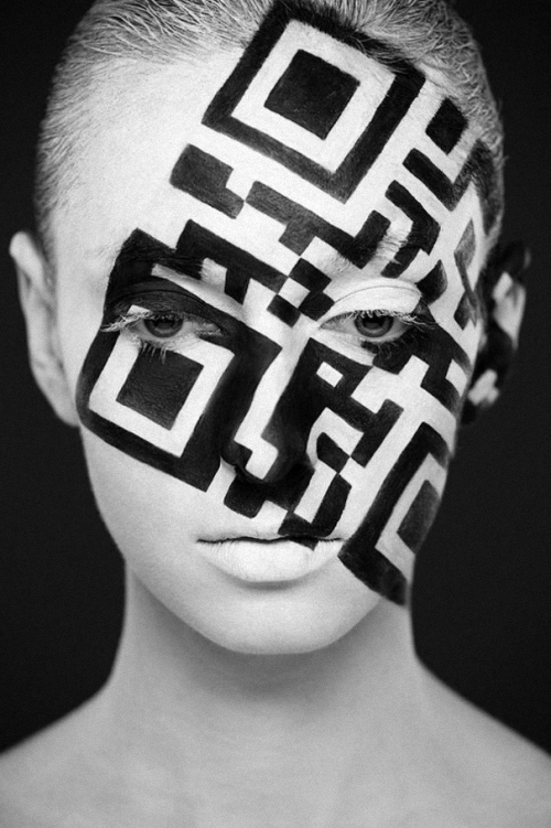 06-Alexander-Khokhlov-Black-&-White-Face-Painting-Photography