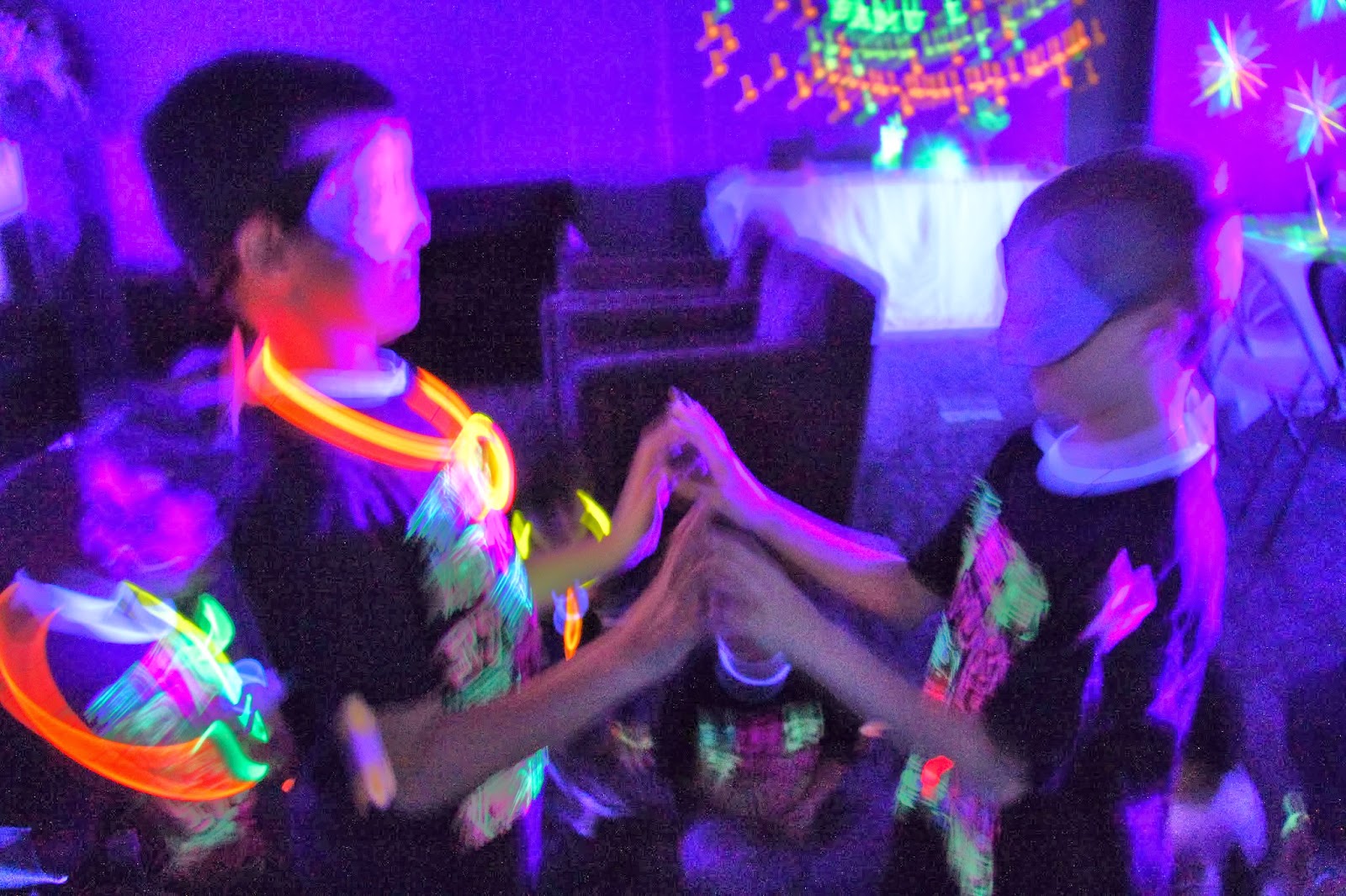 THREElittleBIRDS Events: Neon/Glow in the Dark Birthday Party