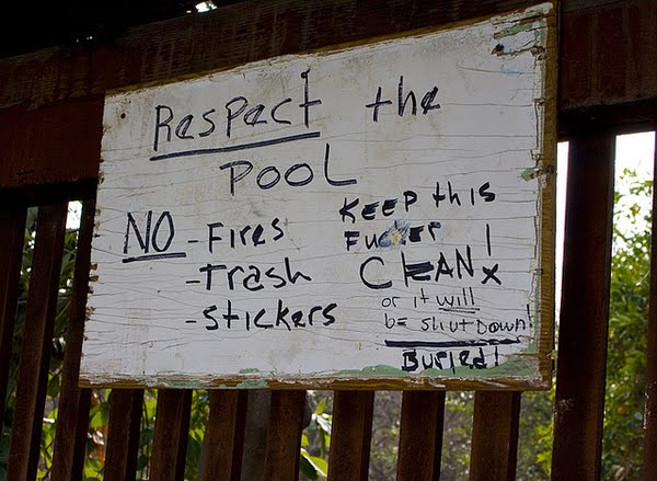 deroucicho: 25 Funny and Bizarre Warning Signs