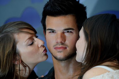 Taylor Lautner With Two Girls