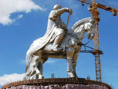 estatua más grande del mundo estatua de Gengis Kan