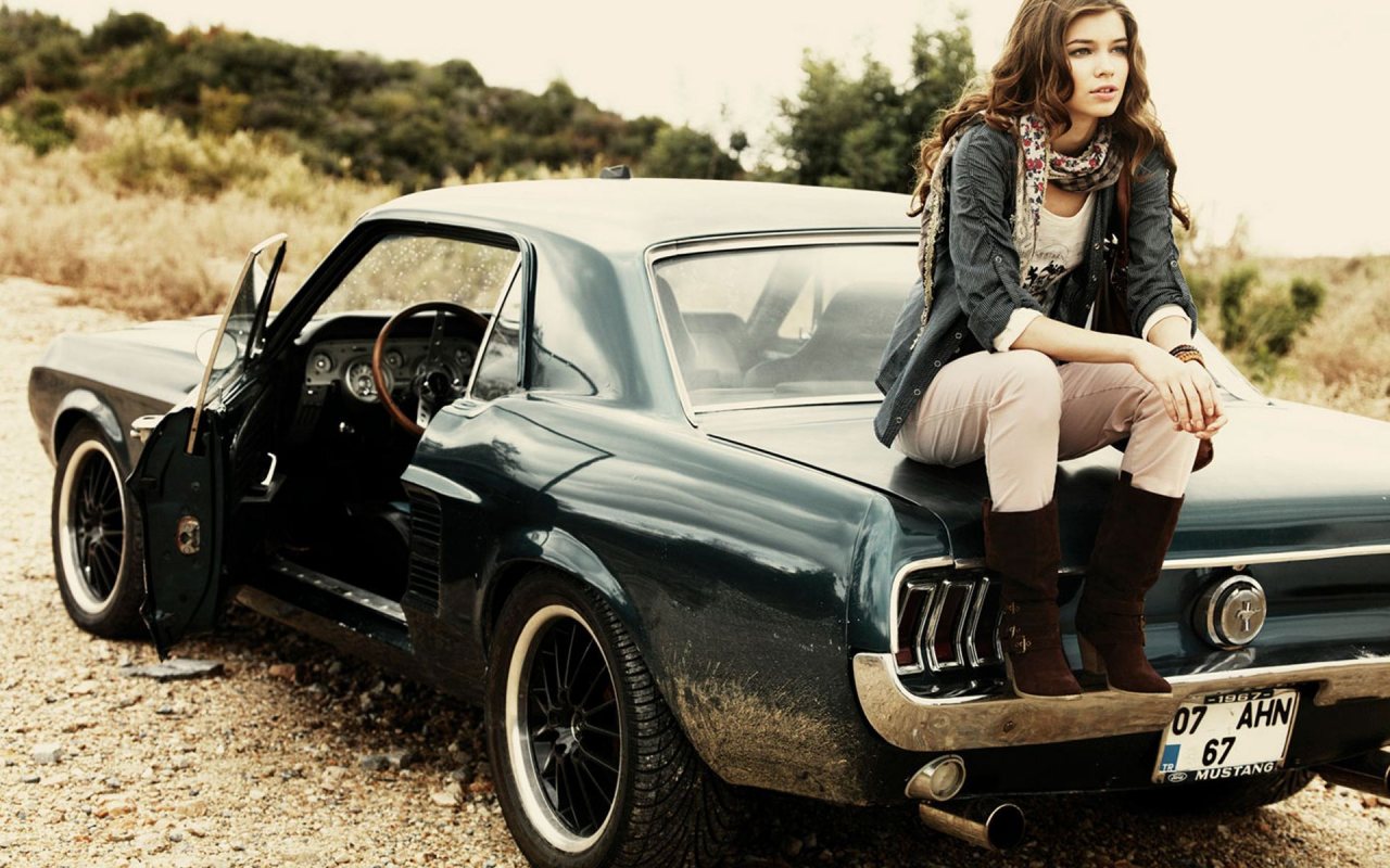 ford-mustang-and-beautiful-girl-1280x800.jpg