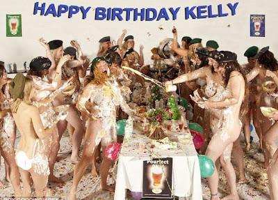 VIDEO: Γυναίκες στρατιωτικών γδύθηκαν για ιερό σκοπό! 8 VIDEO: Γυναίκες στρατιωτικών γδύθηκαν για ιερό σκοπό!