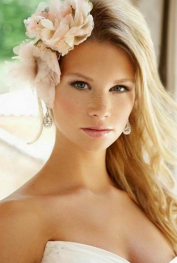 Easy beach wedding hairstyles with flower for long hair