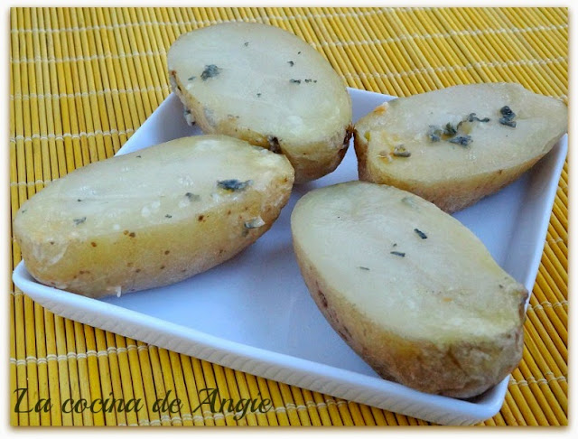 Patatas Al Microondas Con Roquefort
